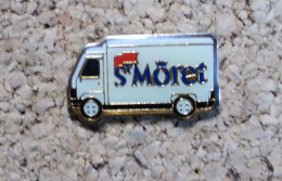 Pin's - Camion St Moret - Transports