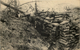 1. Weltkrieg Im Ersten Schützengraben Auf Patrouille - Guerra 1914-18