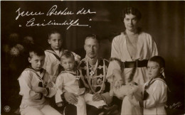 Zum Besten Der Cecilienhilfe - Familles Royales