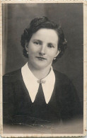 Souvenir Photo Postcard Elegant Woman Coiffure Broche - Fotografie