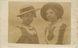 Souvenir Photo Postcard Women Dress Hat - Photographie