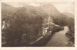 LOURDES : LA BASILIQUE ET LE MONUMENT INTERALLIE - Lourdes