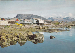 GROENLAND.. CPSM. " HARBOUR AND POWER STATION AT NANORTALIK "  . ANNEE 1972 + TEXTE + TIMBRES - Groenland