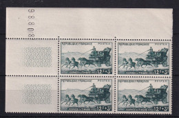 D 811 / LOT N° 919 BLOC DE 4 NEUF** COTE 18€ - Collections