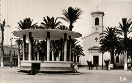 ARZEW - La Place Et L'Eglise - Autres & Non Classés