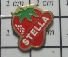 1818b Pin's Pins / Beau Et Rare / ALIMENTATION / FRAISE STELLA - Lebensmittel