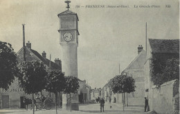 CPA - Freneuse - La Grande-Place - Freneuse