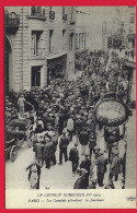 75 - PARIS +++ Le Conflit Européen En 1914 +++ Les Camelots Attendant Les Journaux +++ - Other & Unclassified