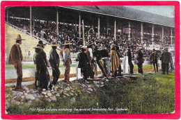 INDIENS - Flat Head Indians Watching The Races At Interstate Fair,spokabe - Indios De América Del Norte