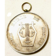 Médaille Argent Société Royale De Musique Fondée En 1828 - Profesionales / De Sociedad