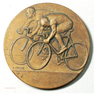 Médaille  De Cycliste  Par F. FRAISSE (2) Lartdesgents  Avignon - Profesionales/De Sociedad