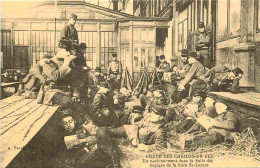 Reproduction CPA - Greve Des Chemins De Fer - Un Cantonnement Dans La Salle Des Bagages De La Gare Saint Lazare - Milita - Altri & Non Classificati