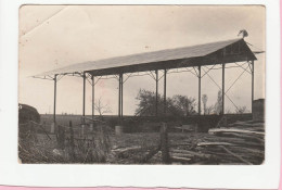 CARTE PHOTO D'UN HANGAR - Photographie