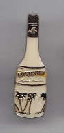 Pin's  Bouteille De Coconut Réf 4685 - Dranken