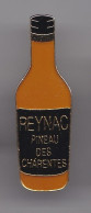 Pin's Reynac Pineau Des Charentes En Charente Maritime Dpt 17 Réf 4106 - Bebidas