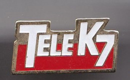 Pin's Télé K7  Réf 6128 - Medien