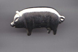 Pin's Cochon Réf 3934 - Animals