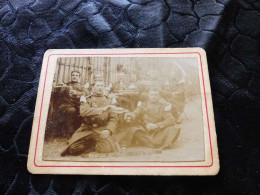 P-663 , Photo Sur Carton, Groupe De Soldats Du 15e Régiment à L'apéritif, Classe De 1904 - Oorlog, Militair