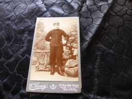 P-665 , Photo CDV D'un Soldat Du 6e Régiment, E.Geay, ALGER - Guerre, Militaire