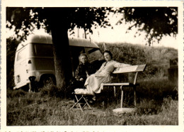 Photographie Photo Vintage Snapshot Amateur Camion Camionnette Estafette Renault - Eisenbahnen
