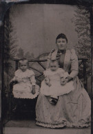 DAGUERREOTYPE - Portrait D'une Mère Avec Ses Enfants - Alte (vor 1900)