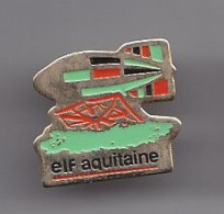 Pin's Elf Aquitaine Ballon Dirigeable Réf 4947 - Kraftstoffe