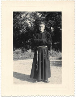 PHOTO  - Jour De Sa Profession De Foi En 1955 - Ft 10,5 X 8 Cm - Anonyme Personen