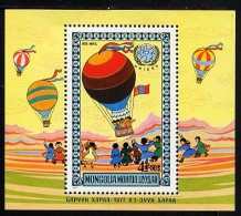 MONGOLIE MONGOLIA 1977, UNICEF, JOURNEE ENFANCE, BALLONS MONTES, 1 Bloc, NEUF / MINT. R601 - Montgolfier