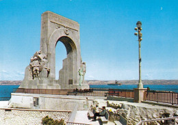 1 AK Frankreich * Monument Aux Poilus D'Orient In Marseille - Promenade De La Corniche - Département Gard * - Endoume, Roucas, Corniche, Spiaggia