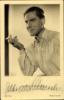 CPA Schauspieler Albrecht Schoenhals, Portrait, Kariertes Hemd, Zigarette, Autogramm - Acteurs