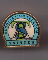 Pin's AST  Association Télécom De Saintes   Dpt 17 Réf 1436 - Städte