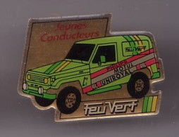 Pin's Jeunes Conducteurs Feu Vert Réf 547 - Other & Unclassified