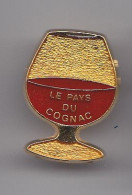 Pin's Le Pays Du Cognac Verre Réf 5600 - Städte