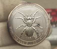 Australia Elizabeth II - 1 Dollar Spider 2015 Km 3085 Plata Pura - Otros & Sin Clasificación