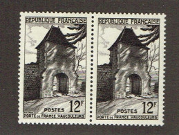 MA 130 - FRANCE - N° 921 - La Paire N** Pour Variété : Point Dans La Boucle Du 2 Sur Le 1er Timbre - Unused Stamps