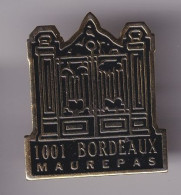 Pin's 1001 Bordeaux à Maurepas Dpt 78   Réf 8859 - Villes