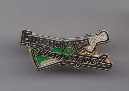 Pin's Boissons Bouteille De Champagne Epernay Réf 5718 - Bevande