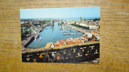 La Rochelle , Le Port Vue D'ensemble , Les Tours Saint-nicolas Et La Chaîne XIVe Siècle à Droite La Tour De La Lanterne - La Rochelle