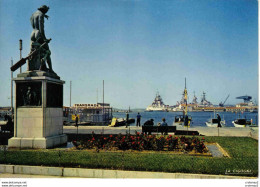 83 TOULON Statue Le Génie De La Mer Monsieur De CUVERVILLE Ponton TRANSRADE Bateaux Navires De Guerre - Toulon