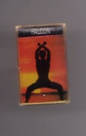 Pin's Falcon Parfum Pour Homme Réf 823 - Autres & Non Classés