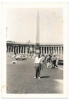 PHOTO - Monsieur En Promenade à ROME - Piazza S. Pietro   - Ft 13 X 9 Cm (fiat) - Places