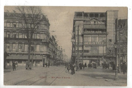 Liège (Belgique, Liège) : Le Magasin "Regina" à L'entrée De La Rue Du Pont D'Avroy Env 1911 (animé) PF - Liège