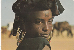 NIGER. NIAMEY.( ENVOYE DE) .FEMME BORORO. ANNEE 1984 + TEXTE + TIMBRE. LION PROTECTION DE LA FAUNE - Níger