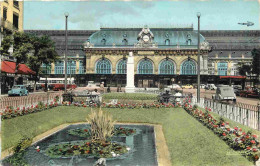 Trains - Gares Sans Trains - Lyon - La Gare Des Brotteaux Et Les Jardins - Automobiles - Mention Photographie Véritable  - Stations - Zonder Treinen