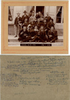 PHOTO ORIGINALE  Conseil De Révision An 1896 Avec Noms Des Personnes Sur Un Carton ( Photographe DOTTA à THOISSEY 01 AIN - Anciennes (Av. 1900)