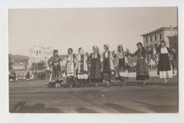 Greece Traditional Macedonian Women Costumes Scene 1920s/30s Photo By Photographer G. LYKIDOU/Lykidis THESSALONIKI 25338 - Lugares