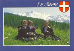 *CPM - Images De Savoie - Sandrine, Sandra Et Bénédicte Du Groupe Folklorique De LANDRY (73) "Les Cordettes) - Kostums
