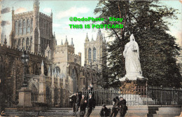 R344883 Bristol. Cathedral Showing Queens Statue. B. B. London. Excelsior Series - Autres & Non Classés