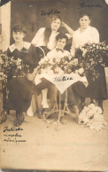 Souvenir Photo Postcard Elegant Family Portrait Flower Bouquets - Photographie