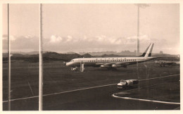 Antananarivo - Tananarive - Madagascar - Photo Ancienne - Aéroport , Avion DC-8 ALITALIA Sur La Piste - 8,5X13,5cm - Madagascar